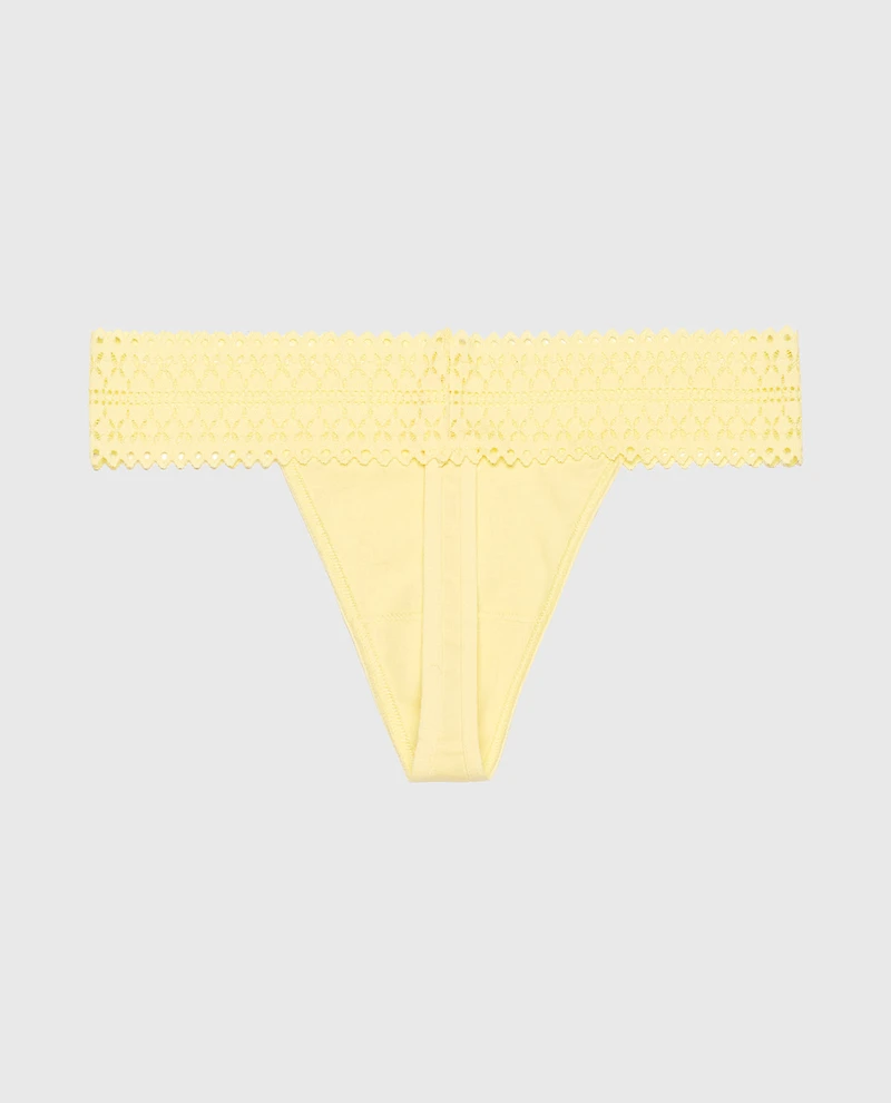 Tanga avec bordure en dentelle jaune moelleux