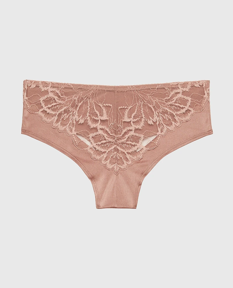 Diva Cheeky with Lush Lace Deer