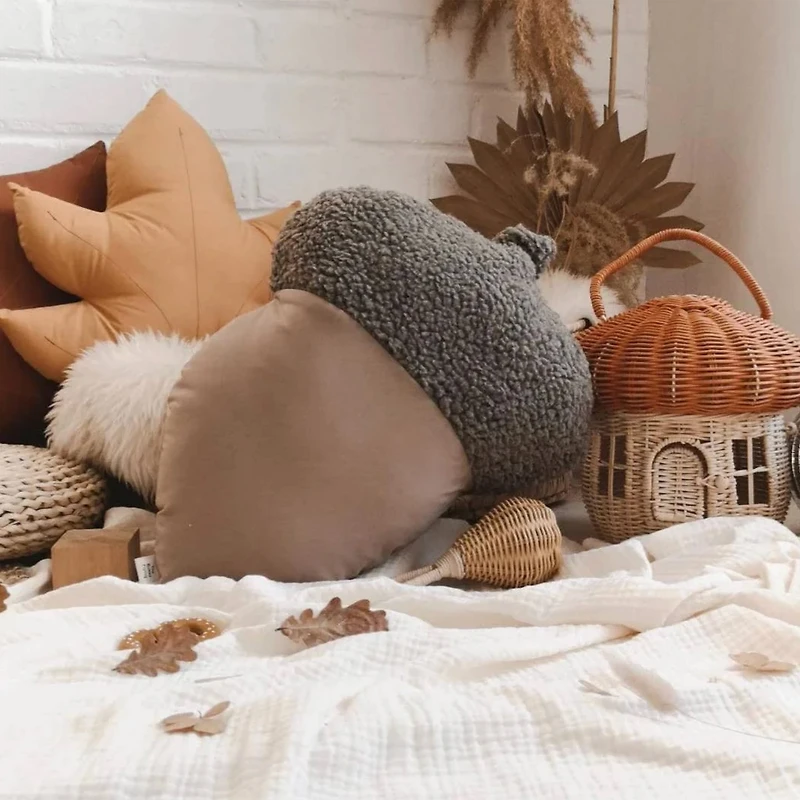 Cushion Oak Acorn - Taupe