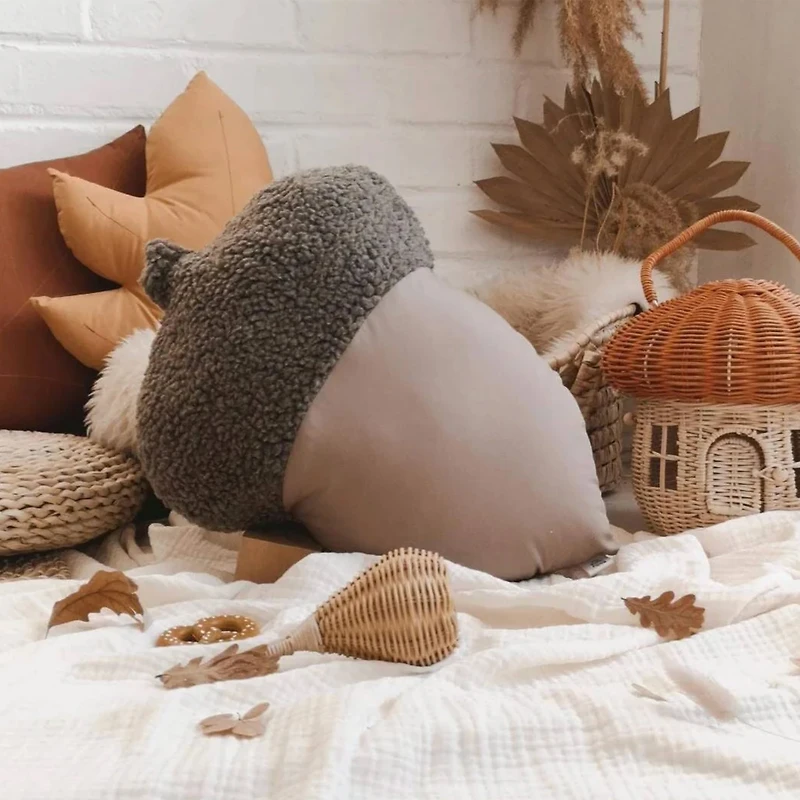 Cushion Oak Acorn - Taupe