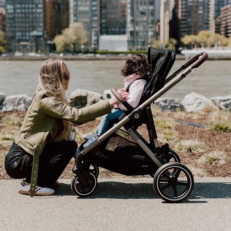 Gazelle S Stroller - Taupe Frame with Moon Black Seat
