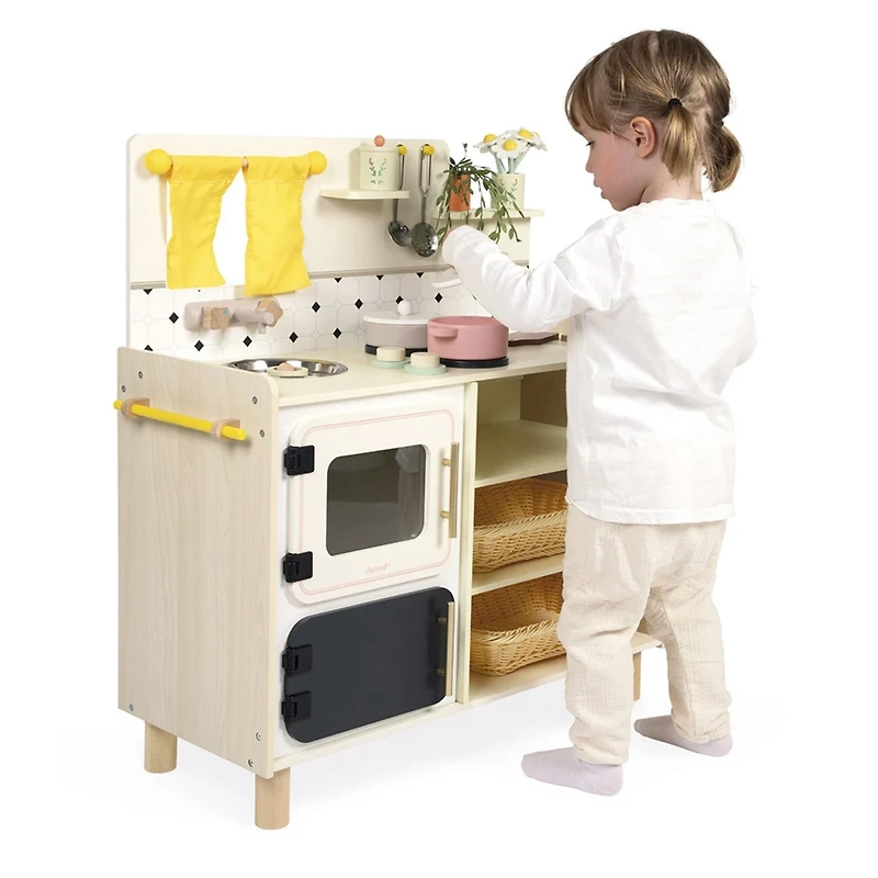 Shiny Grandma Large Wooden Kitchen