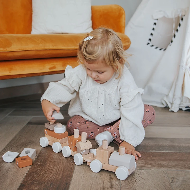 Stacking Train - Nougat