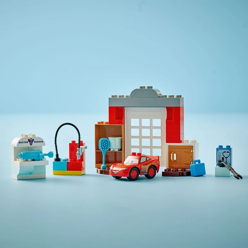 LEGO® DUPLO®│Les Bagnoles Disney et Pixar La visite de McQueen au garage de Doc