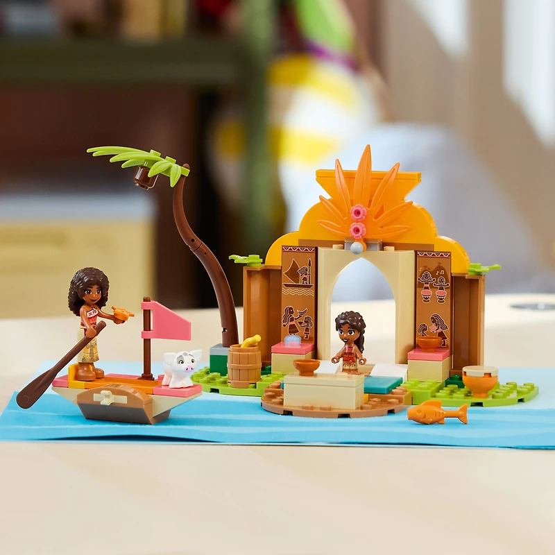 LEGO® ǀ Disney Moana La maison de village avec un bateau