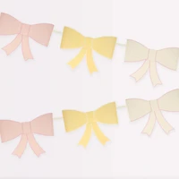 Guirlande De Boucles En Papier 3D