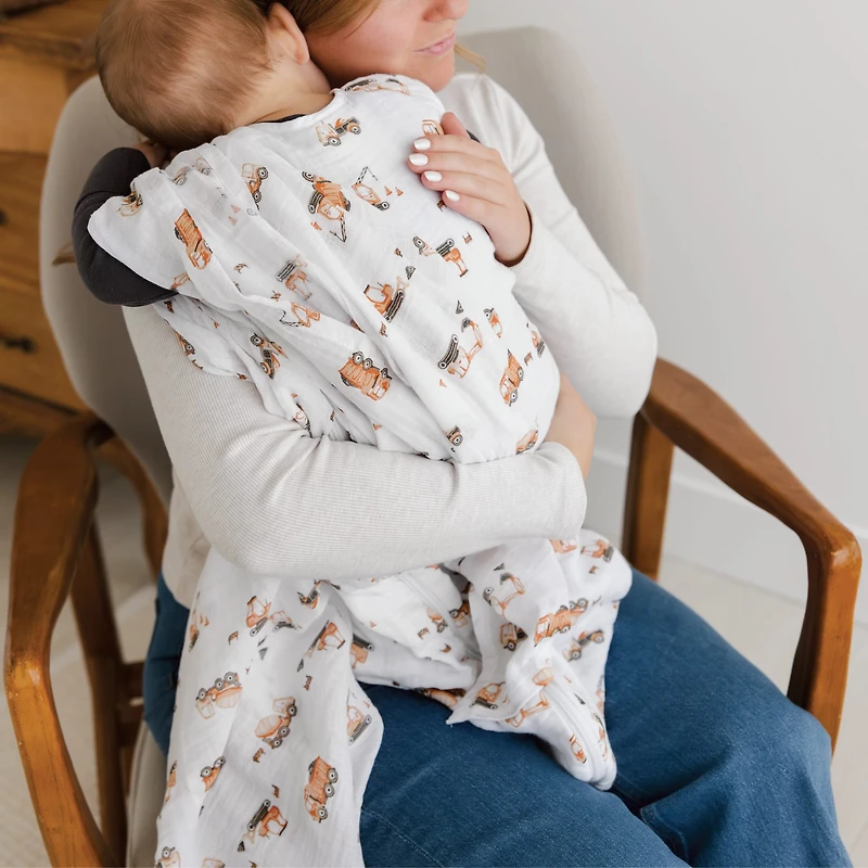 Muslin Construc Cover