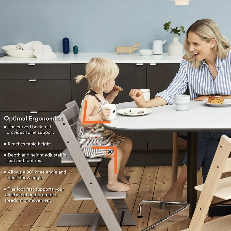 Chaise Haute Tripp Trapp® V2 + Coussin Gris avec Cabaret Stokke® Noir - Brun Chaud