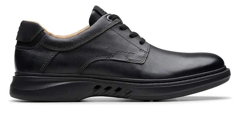 Un Briley Pace Leather Black