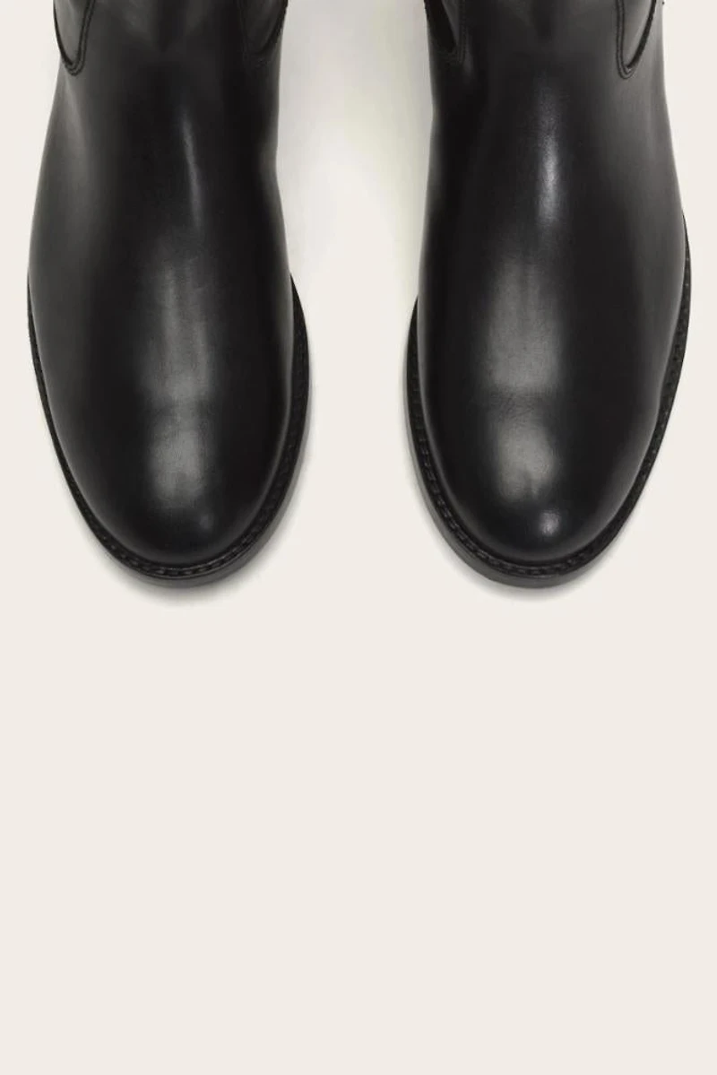 75447-black - Waxy Burnished Leather Black
