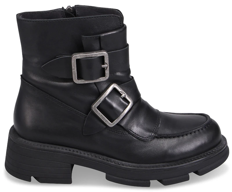 Adorra Black