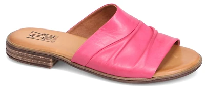 Delilah Magenta
