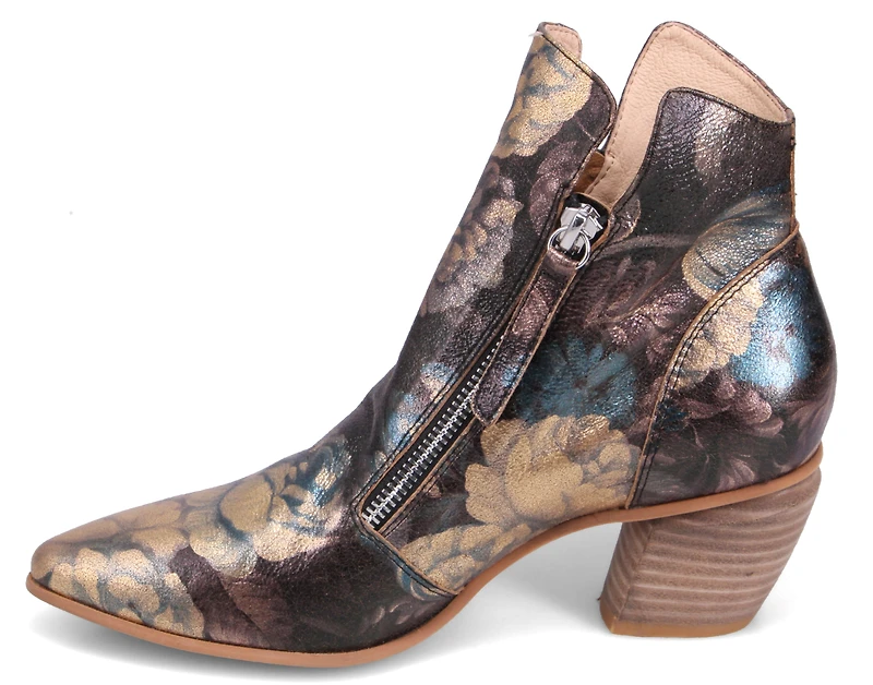 Jazzy Blue Metal Floral