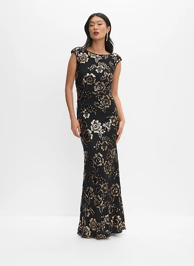 Robe en dentelle métallique