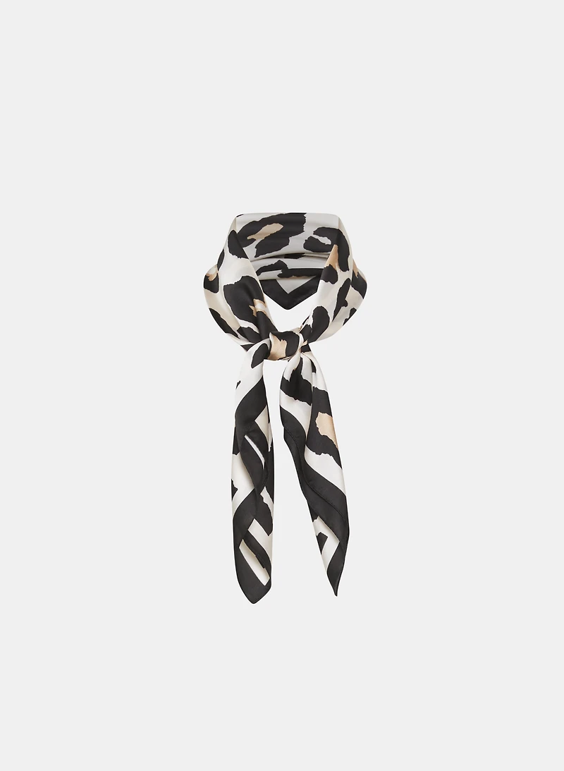 Foulard à motif léopard