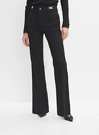 Jean à jambe évasée