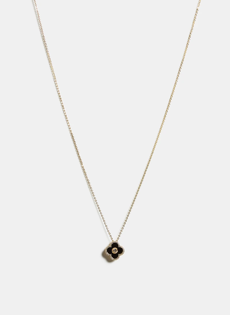 Collier à pendentif trèfle de résine