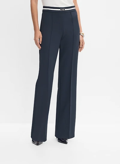 Pantalon à jambe évasée en crêpe