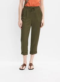 Pull-On Drawstring Capris
