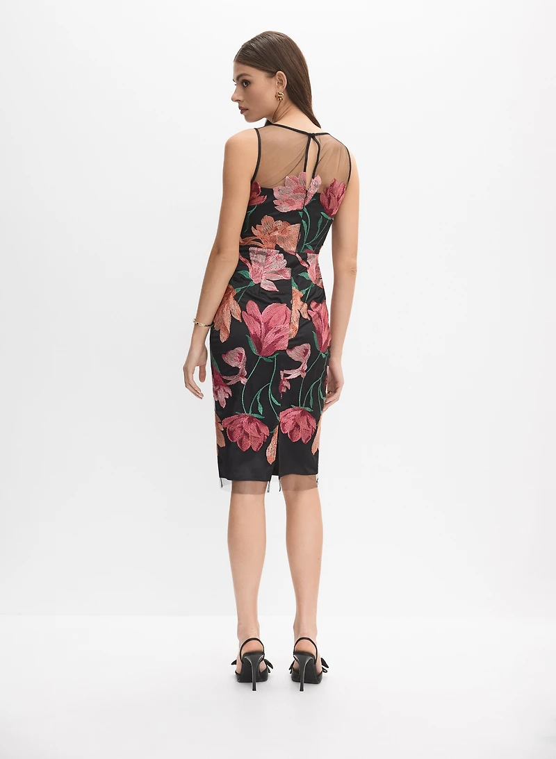 Robe à broderies florales