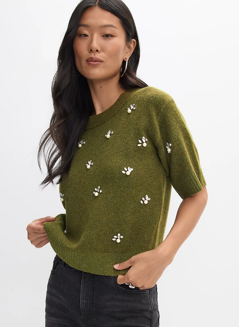 Pull à perles et cristaux