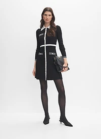 Robe en tricot ornée de perles