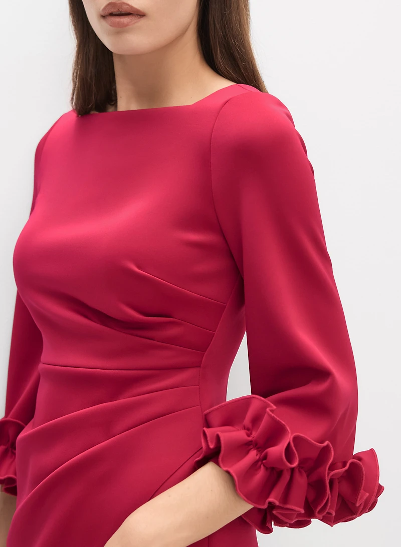 Robe en crêpe à encolure bateau