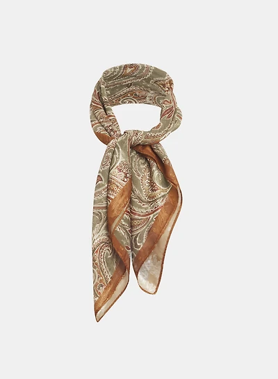 Foulard à motif paisley