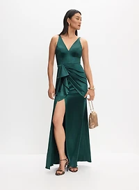 Robe en satin plissée à volants