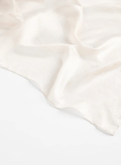 Foulard de soirée uni et transparent