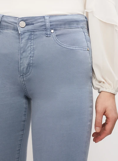 Frank Lyman - Capri en denim à découpes et clous