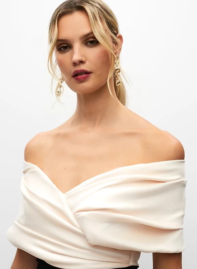 Robe à encolure cache-coeur contrastée