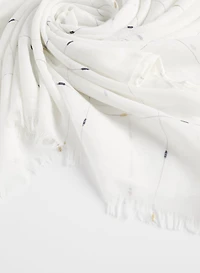 Foulard à carreaux et surpiqûres