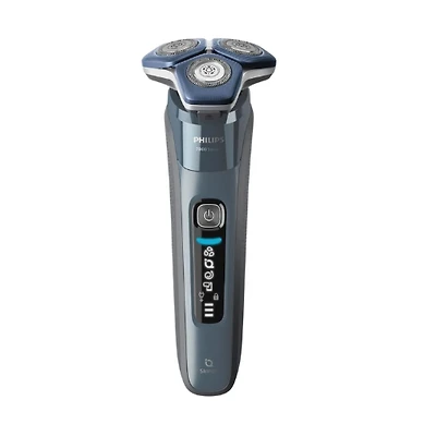 Philips Electric Shaver Series 7000, Wet & Dry with SkinIQ technology & Cable-free Quick Clean Pod, S7882/50