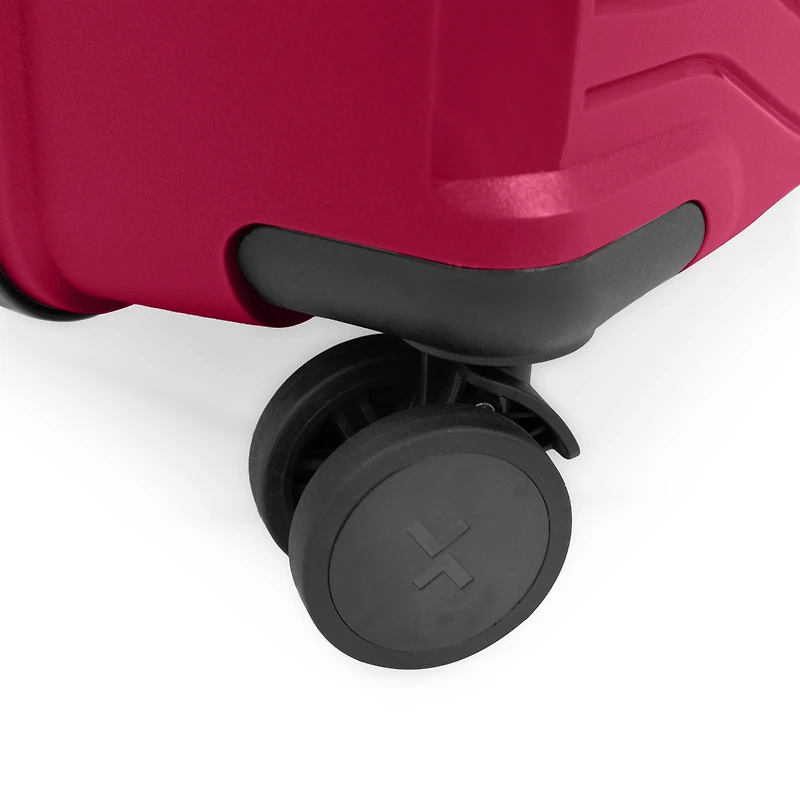 Tracker Dynamo DLX Check-in Medium