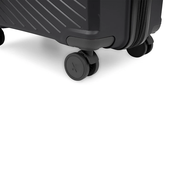 Tracker Dynamo DLX Carry-on