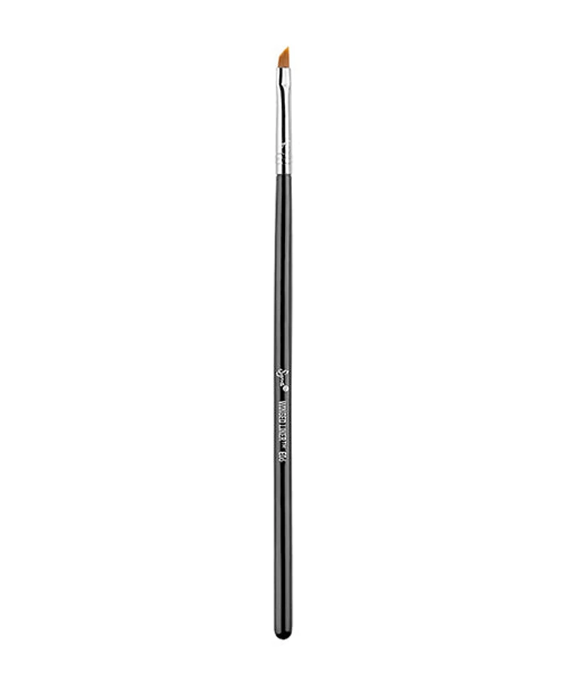 E06 Winged Liner Brush