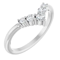 1/4 CTW Natural Diamond Graduated V Ring