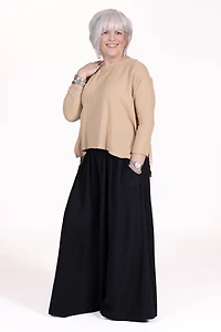 Eleonora Bottoms in Black