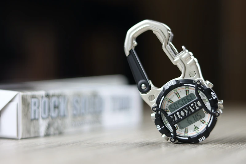Digi Cage Clip / Silver Case - Black Accents