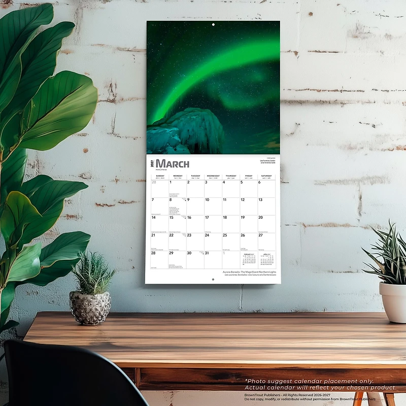 Aurora Borealis / Les aurores boréales 2027 Wall Calendar - Online Only