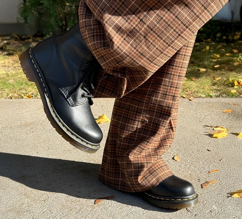 DR. MARTENS | BOTTE  À LACER 1460 PASCAL VIRGINIA NOIR FEMMES