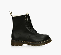 DR. MARTENS | BOTTE 1460 SERENA DOUBLÉE FAUSSE FOURRURE NOIR FEMMES