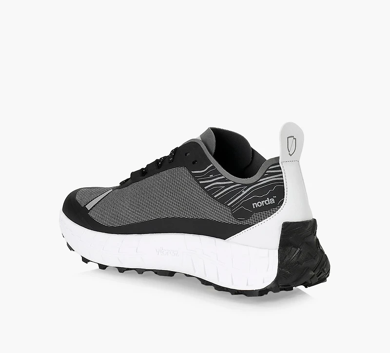 NORDA | 001 NOIR HOMMES
