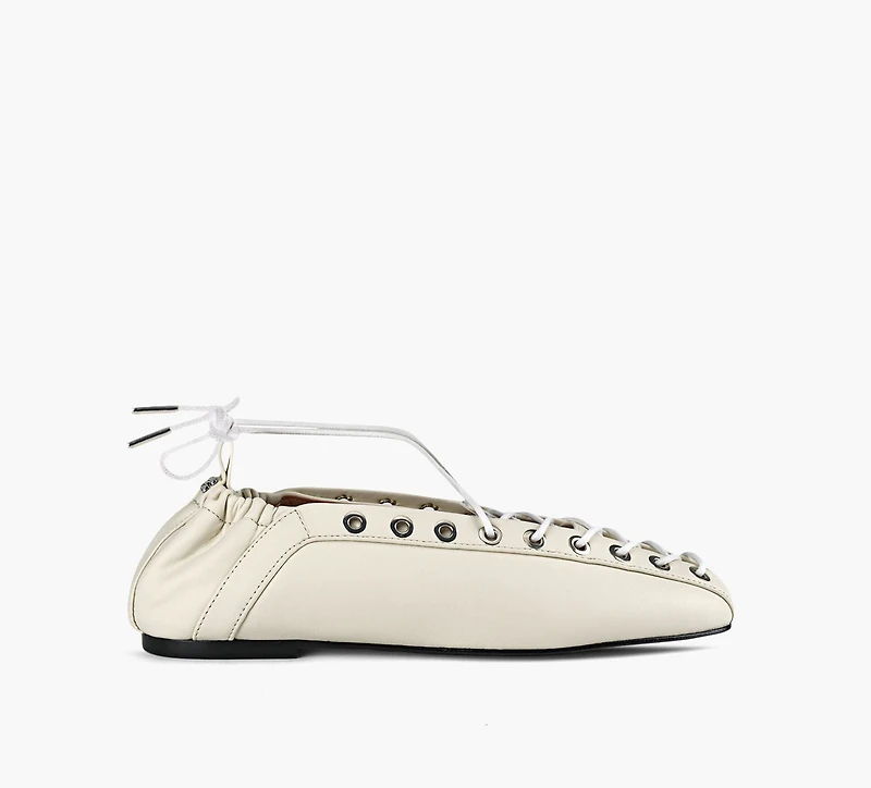 GANNI | BALLERINE AVEC ŒILLETS À LACER BEIGE FEMMES