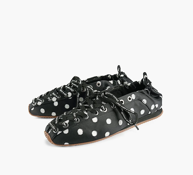 GANNI | BALLERINE AVEC ŒILLETS À LACER NOIR FEMMES