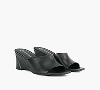 WISHBONE | AMANDA NOIR FEMMES