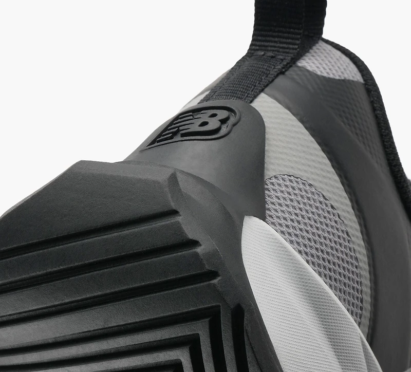 NEW BALANCE | BASKET FUELCELL PLAY GRIS GRAND ENFANT UNISEXE