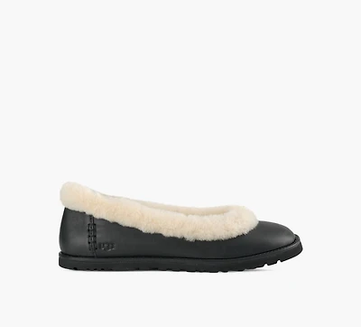UGG | BALLERINE EN CUIR ZORA NOIR FEMMES