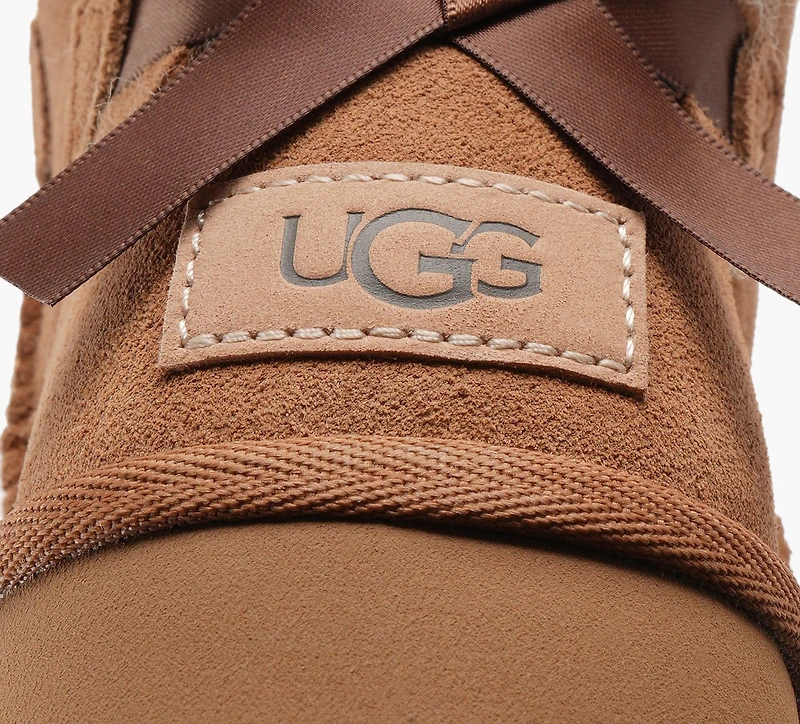 UGG | ULTRA MINI BAILEY BOW TAN FEMMES
